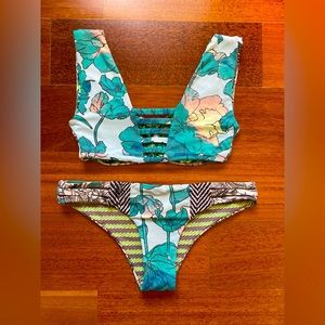 Maaji Swimwear 2 piece bikini- 🧜🏽‍♀️👙EUC